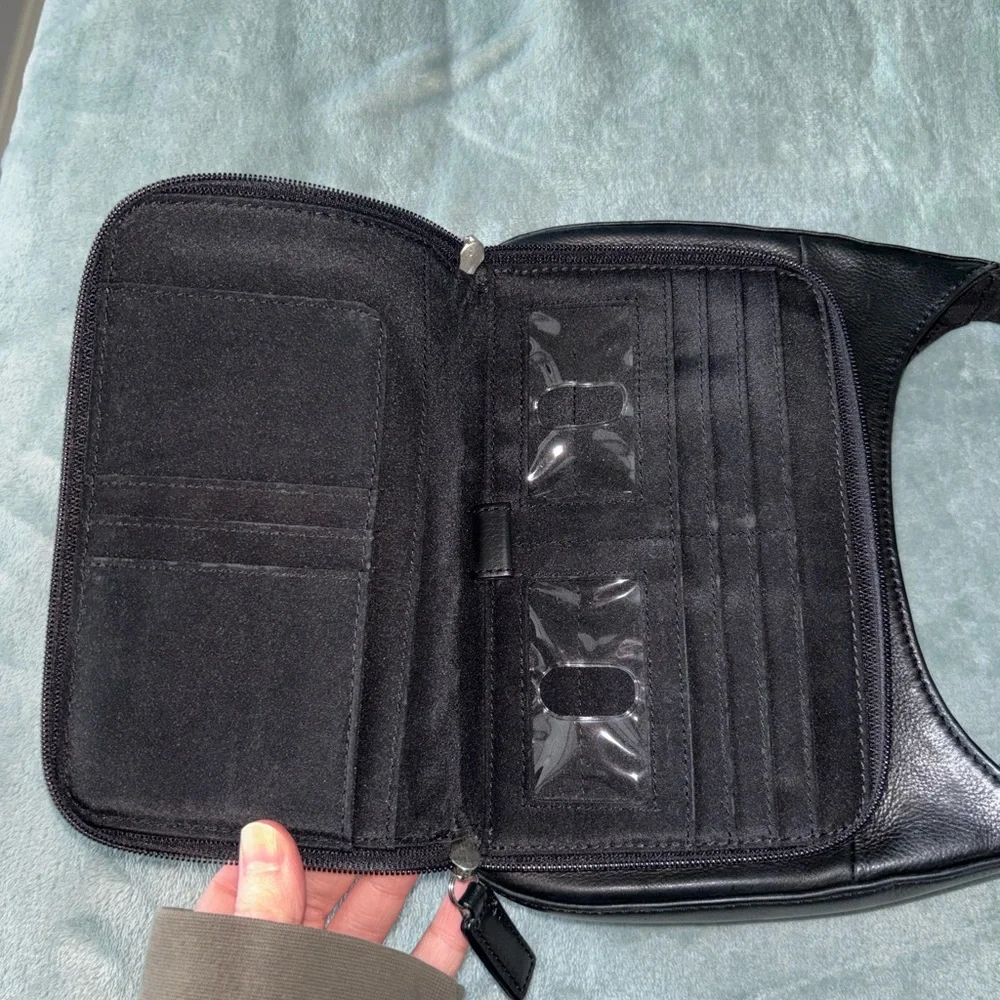 Fossil Black Purse - Picture 7 of 14